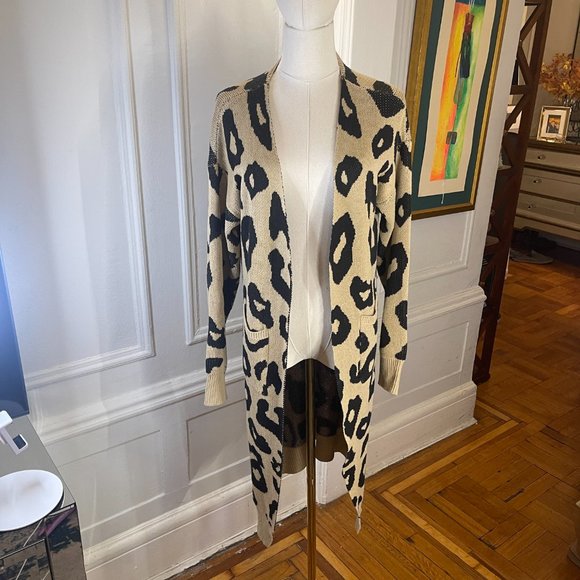 Vestidos Leopard Print Cardigan Sweater, M - Picture 4 of 10